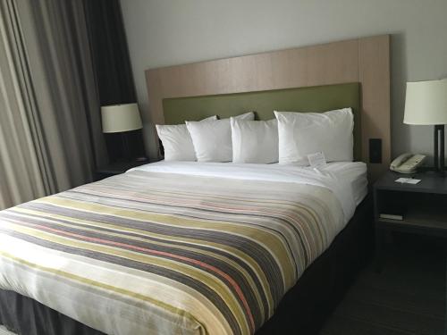 Country Inn & Suites by Radisson, Camp Springs Andrews Air Force Base , MD in Camp Springs, USA