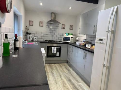 Room 2 Shared House in L6, Liverpool (photo 10)