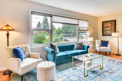 6 Mi to Downtown Vancouver: Peaceful Home w/ Deck in Hazel Dell North (WA)