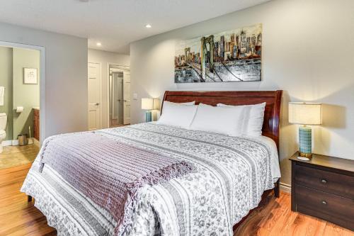 6 Mi to Downtown Vancouver: Peaceful Home w/ Deck in Hazel Dell North (WA)