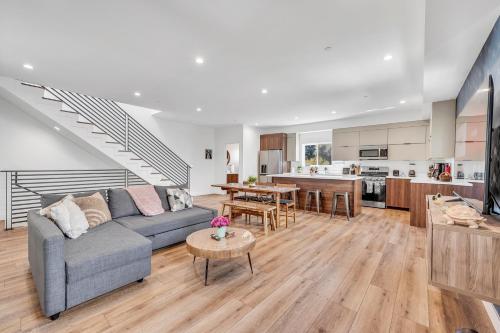 Luxurious Townhome W/3 Master Suites gated Parking, Los Angeles (fotografie 7)