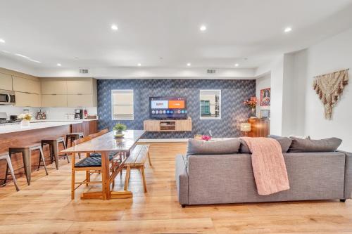 Luxurious Townhome W/3 Master Suites gated Parking, Los Angeles (fotografie 6)