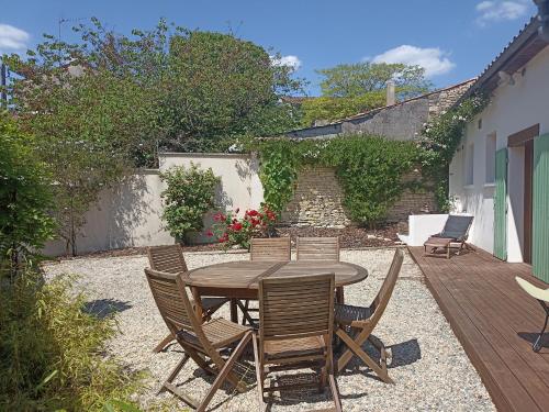 Gîte de la cour (Gite de la cour) in 阿爾賽