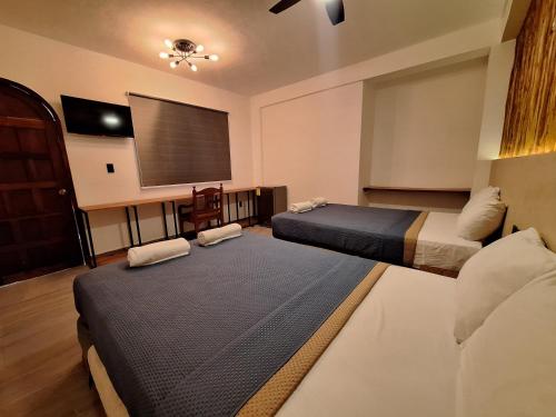 room detail thumbnail 2