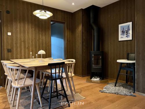 Lindvallen Ski Resort Pool and Padel - Sauna - 4 Guests in Селен