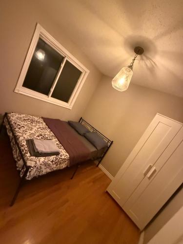Homestay at Heart Of Kitchener-Free Wifi & Parking
