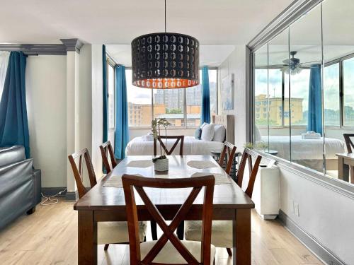 Downtown 24h Concierge 3 bds 2BR Onsite Parking LM706 in Atlanta, USA