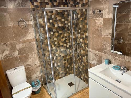 Zuhanyzó, Apartamentos El Valle 2 in Ripoar