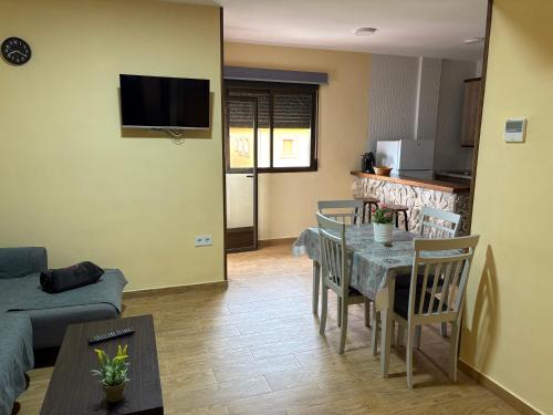 Közös társalgó / TV, Apartamentos El Valle 2 in Ripoar