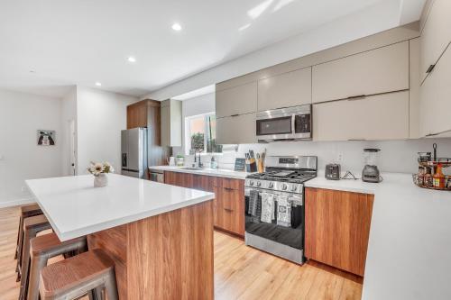 Luxurious Townhome W/3 Master Suites gated Parking, Los Angeles (fotografie 8)