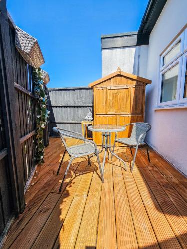 Cleave House - Stylish  Chic 3 Bed House mins from Central London - image 12