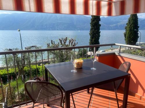 One-Bedroom Apartment with Balcony