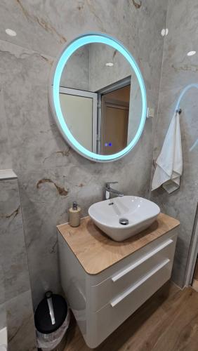 Blue Dolphin Apartment - Private indoor Pool, Jacuzzi, Garden, Spalato (Split) (foto 9)