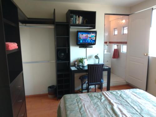 Habitación matrimonial con baño propio in Puebla, Mexico