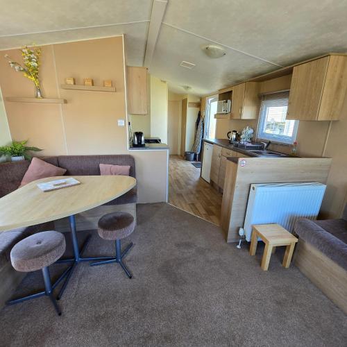 Thornwick bay- xantus grange 60 4