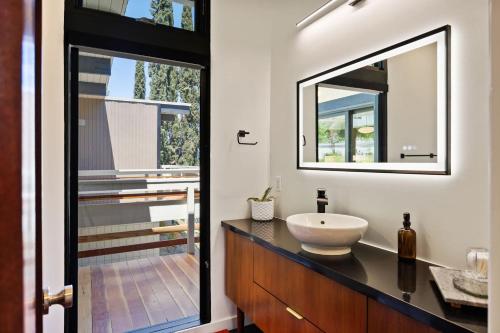 New Listing Architectural Villa by Colby & Conrad, Los Angeles (fotografie 10)