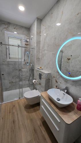 Blue Dolphin Apartment - Private indoor Pool, Jacuzzi, Garden, Spalato (Split) (foto 8)