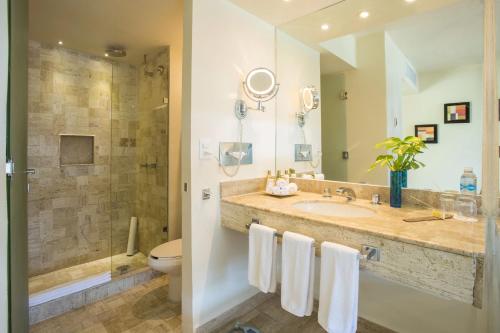 Dreams Sands Cancun Resort & Spa - All Inclusive Room Type - Deluxe Double Partial Ocean View