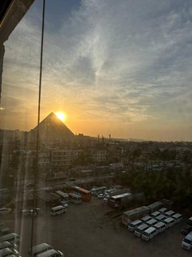 Moonlight pyramids view INN - image 4