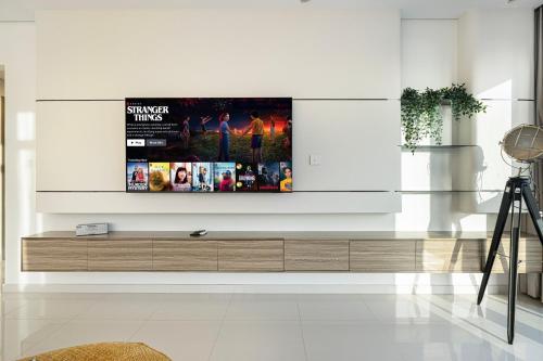 Luxe 2BR with Burj Khalifa View & Infinity Pool, Dubaï (photo 4)