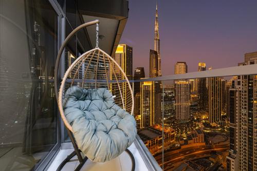 Luxe 2BR with Burj Khalifa View & Infinity Pool - image 14