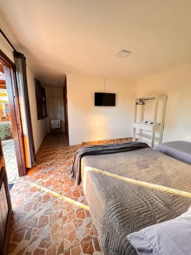 Standard Triple Room image 5