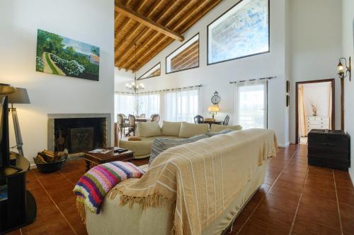 Casa das Hortências by Azoresrent (Casa das Hortencias by Azoresrent) in Fenais da Luz