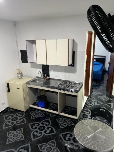 칼리 Confort 13-47 4성급 게스트하우스 수영장