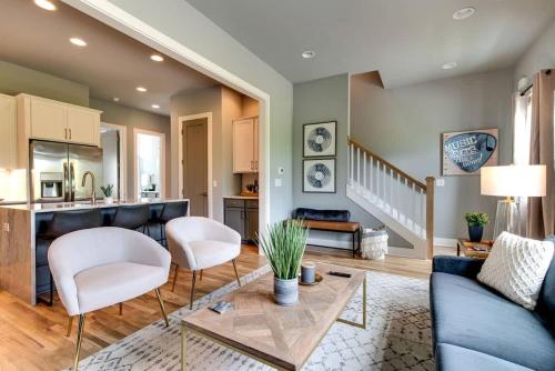 Private Rooftop Oasis - 2 Nashville Homes