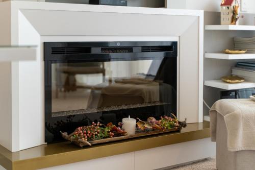 Lake Avenue Lookout | Cozy Studio with Lake views - image 3