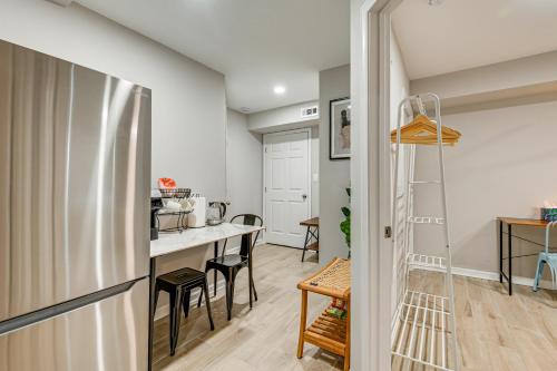 Cheverly Apartment - 4 Mi to Commanders Field! in Landover, USA