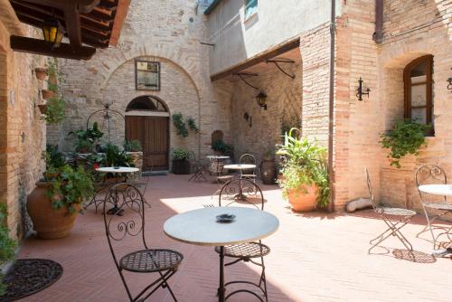 Residenza D'Epoca Palazzo Buonaccorsi - image 5