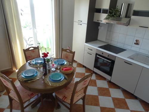 Iekārtas, Apartments Šime (Apartments Sime) in Dinjiska
