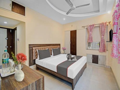 Deluxe Double Room image 9