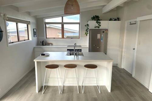 Κουζίνα, Tideview Cottage - Incredible Views - Tairua in Ταϊρούα