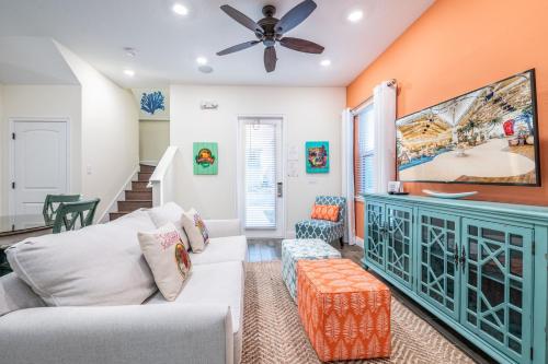 Sun Filled Cottage near Disney with Hotel Amenities at Margaritaville - 8033ST - image 3