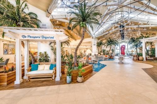 A Wave from it All Cottage with Private Pool near Disney and Margaritaville Resort Access - 8039SU