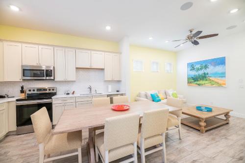 Kokomo Cottage near Disney with Margaritaville Resort  Island H2O Access - 8034SU - image 11