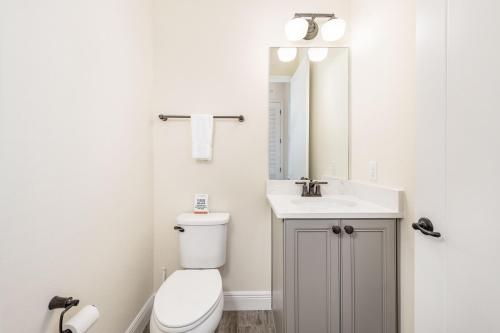 Celestial Cottage near Disney with Margaritaville Resort  Island H2O Access - 8036DR - image 11