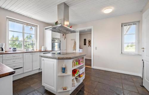 Kitchen, 2 Bedroom Nice Home In Hemmet in Sonder Bork