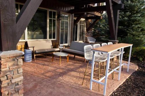 Ski-Inspired Home Close to Powder Mountain and Snowbasin in Hantsvila (UT)