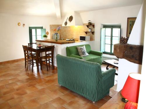 Навколишнє середовище, Apartment in Guasticce with shared pool in Collesalvetti