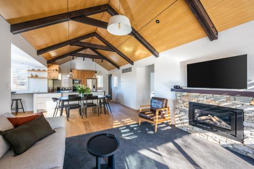 Superior Apartment image 7