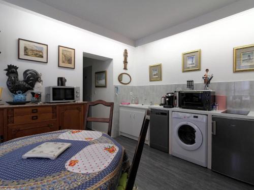 Charmant Studio avec Jardin et Terrasses, Environnement Calme et Historique - FR-1-583-383 in Breurey-les-Faverney