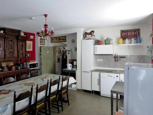 Gîte historique spacieux pour 12 pers, proche nature - FR-1-583-384 (Gite historique spacieux pour 12 pers, proche nature - FR-1-583-384) in Breurey-les-Faverney