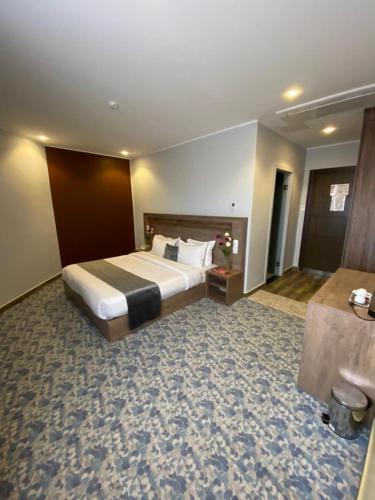 Blue sky hotel in Bir El Djir