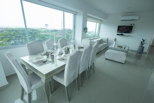 المرافق, Luxury penthouse cerca al mar y centro historico in San Pedro