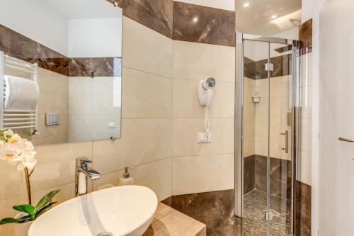 The Bridge Suites - image 12