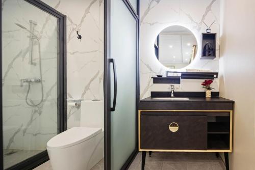 Double Room with Patio image 5