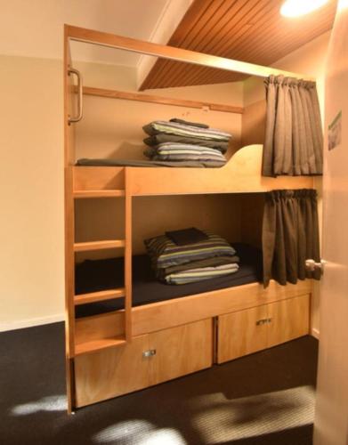 Aspen Lodge Backpackers – Queenstown, CA